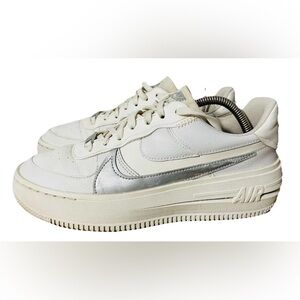 Size 9 - Nike Air Force 1 PLT.AF.ORM White Metallic Silver W (read Description)